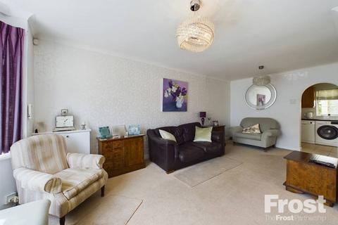 3 bedroom end of terrace house for sale, Cranleigh Road, Feltham, Middlesex, TW13