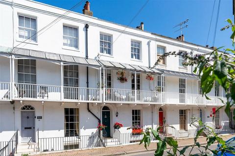 5 bedroom terraced house for sale, Warwick Road, Worthing, BN11 3ET