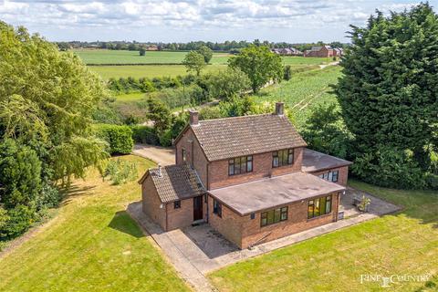 3 bedroom detached house for sale, Moulton