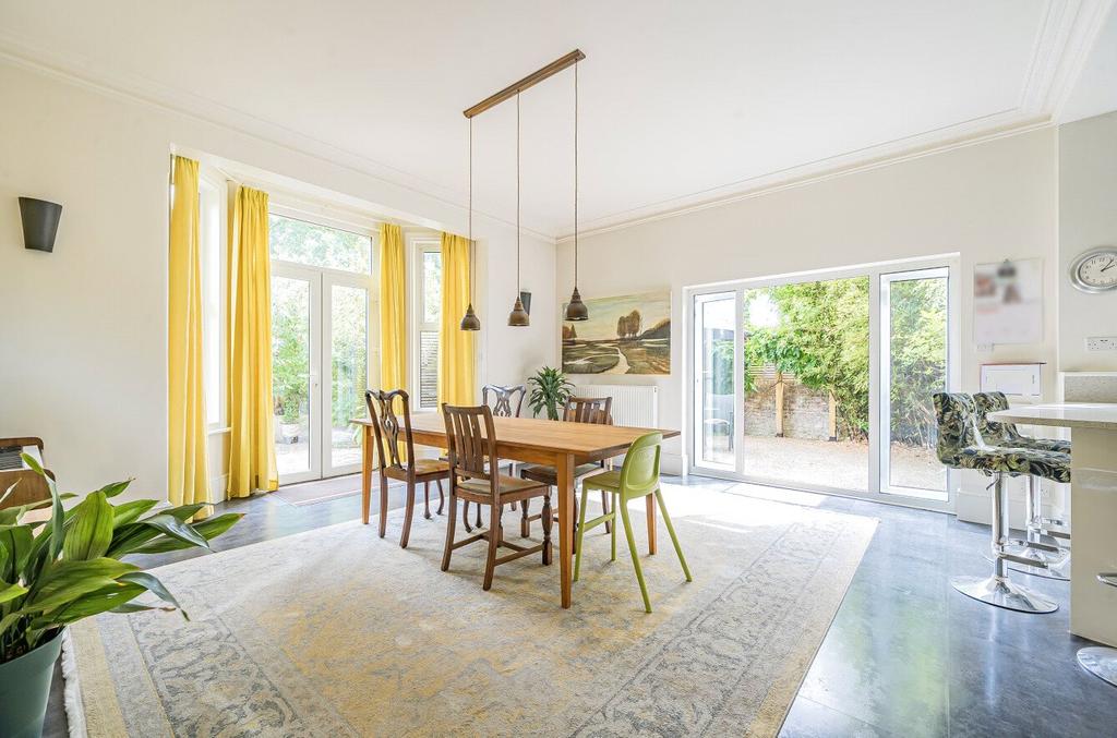 Kitchen/Dining Area