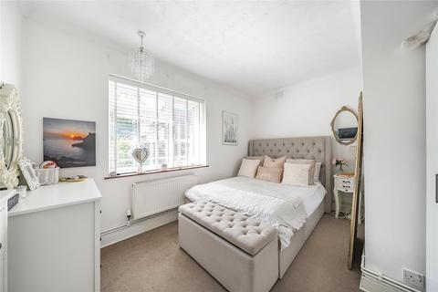 63 Georgelands, Ripley, Woking, GU23 6DG