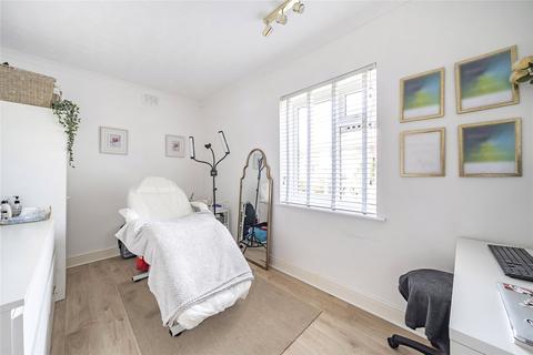 63 Georgelands, Ripley, Woking, GU23 6DG