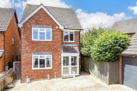 3 bedroom detached house for sale, Swift Close, Ridgewood, Uckfield, East Sussex
