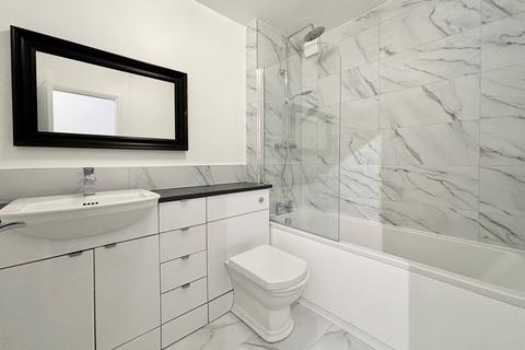 Flat 3, 77 Albemarle Road, Beckenham, BR3 5HW