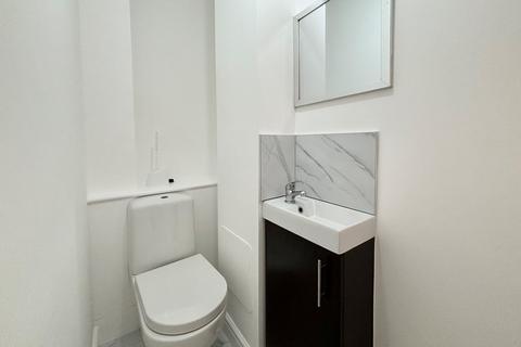 Flat 3, 77 Albemarle Road, Beckenham, BR3 5HW