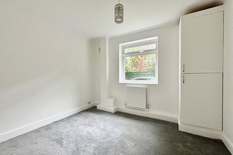 Flat 3, 77 Albemarle Road, Beckenham, BR3 5HW