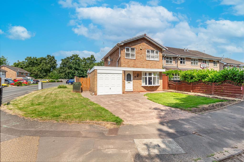 Arundel Road, Bromsgrove, B60 2HN 3 bed detached house for sale £400,000