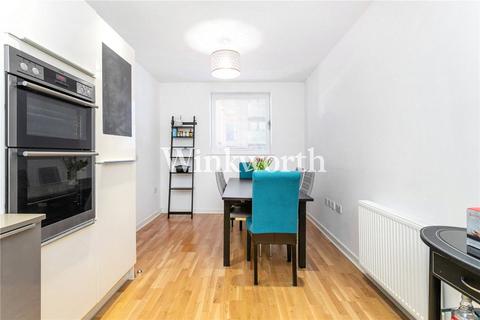 3 bedroom terraced house for sale, Bathurst Square, London, N15