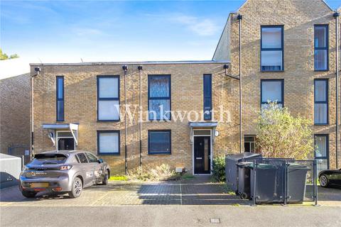 3 bedroom terraced house for sale, Bathurst Square, London, N15