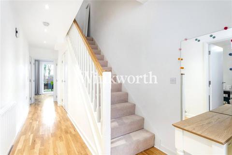 12 Bathurst Square, London, N15 4FU