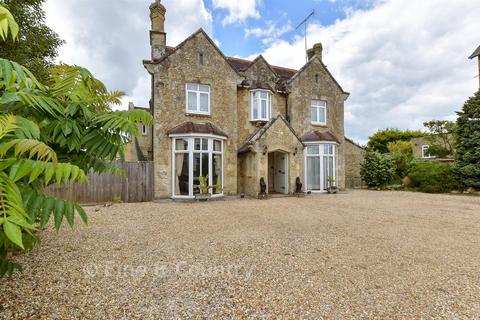 11 bedroom character property for sale, Queens Road, Shanklin, Isle of Wight
