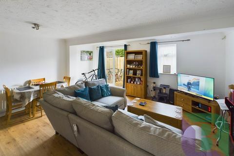 3 bedroom terraced house for sale, Sadleirs Green, Milton Keynes MK17