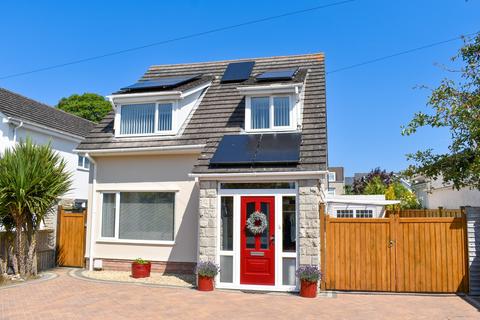3 bedroom detached house for sale, Wortley Road, Highcliffe, Christchurch, BH23
