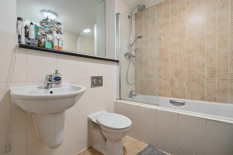 2 bedroom flat for sale, High Wycombe,  Buckinghamshire,  HP13