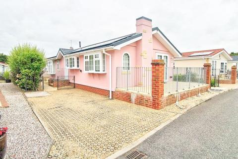 2 bedroom detached bungalow for sale, Oak Tree Lane, Eastbourne BN23