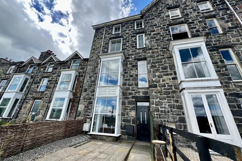 7 bedroom terraced house for sale, 3A & 3B Mount Pleasant Road, Dolgellau LL40 1ST