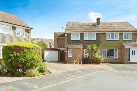 4 bedroom semi-detached house for sale, Raygill Close, Leeds LS17