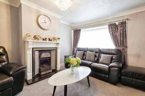 4 bedroom semi-detached house for sale, Raygill Close, Leeds LS17