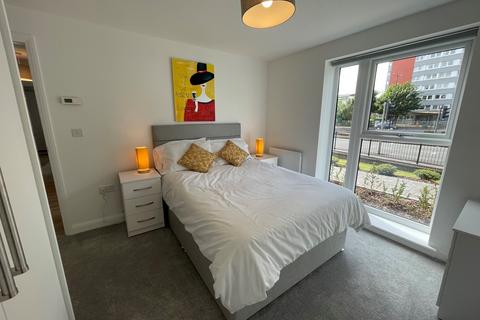 2 bedroom apartment to rent, Waterway House, Birmingham B5