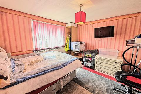 8 Evans Close, Bournemouth, BH11 8RE