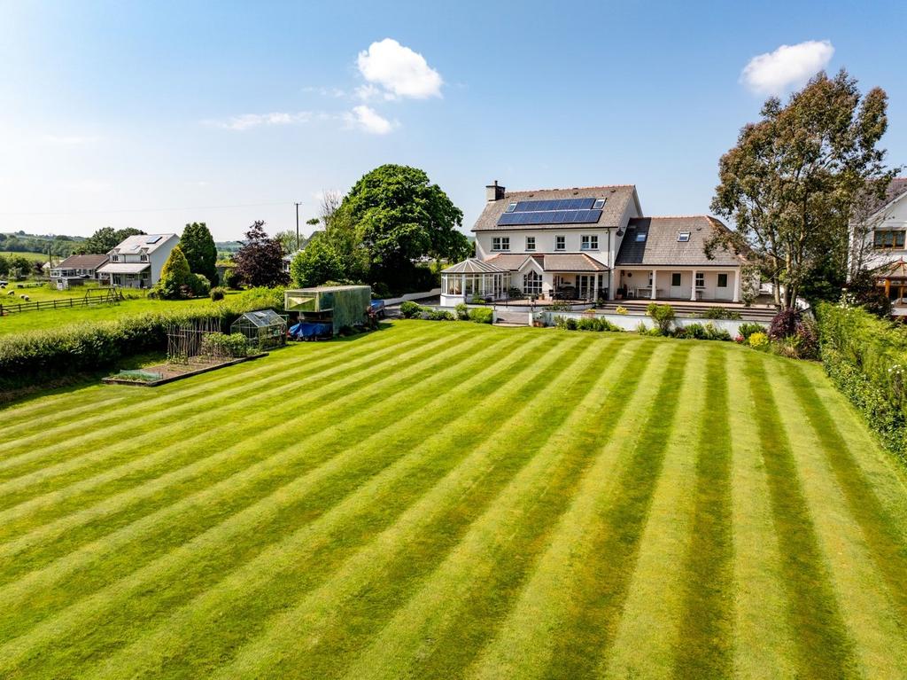 Felinfach, Lampeter, SA48 7 bed detached house for sale £725,000