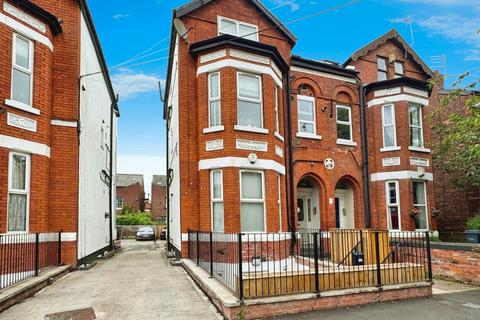 2 bedroom flat to rent, Central Road, West Didsbury, Manchester, M20
