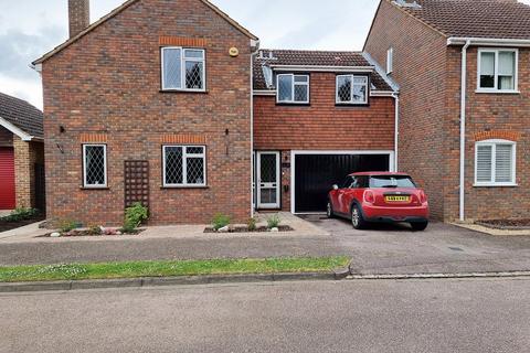 4 bedroom semi-detached house for sale, Howard Close, Haynes, Bedfordshire, MK45