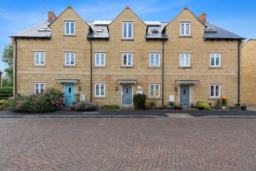 Hazeldene Close, Eynsham, OX29 2 bed apartment for sale £202,500
