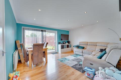 3 bedroom end of terrace house for sale, Norfolk Road, Huntingdon, Cambridgeshire.