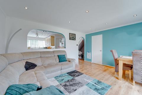 3 bedroom end of terrace house for sale, Norfolk Road, Huntingdon, Cambridgeshire.