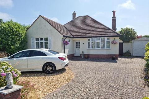 2 bedroom detached bungalow for sale, Durland Close, New Milton BH25