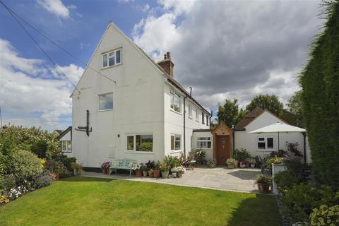 4 bedroom semi-detached house for sale, The Street, Boughton