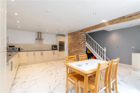 4 bedroom end of terrace house for sale, Kirkgate, Otley, West Yorkshire, LS21