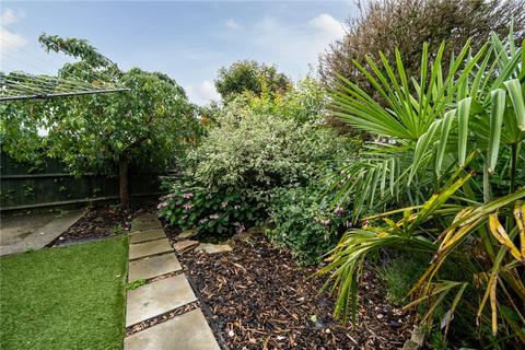 5 Walker Close, Dartford, DA1 4SR