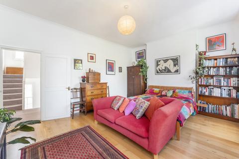 3 bedroom maisonette for sale, Caledonian Road, Islington, London