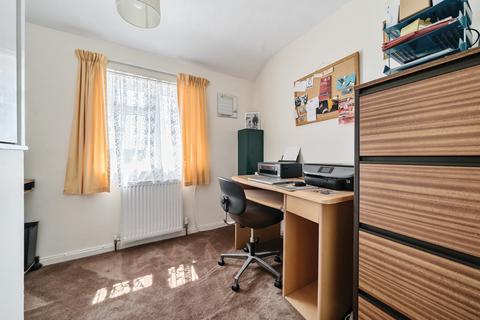 58 Cabell Road, Guildford, GU2 8JF