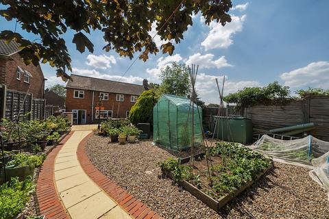 58 Cabell Road, Guildford, GU2 8JF