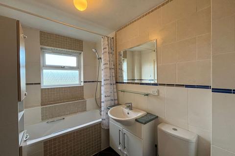 2 bedroom flat for sale, 165 Stourton Avenue, Feltham, Middlesex, TW13 6LD