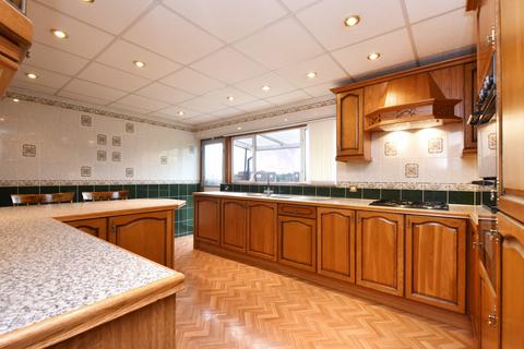 3 bedroom semi-detached house for sale, Kynaston Road, Bromley