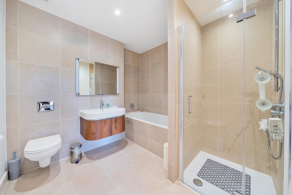 En-Suite Bathroom