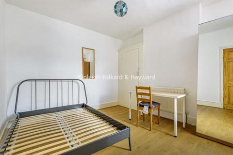 3 bedroom flat to rent, Garratt Terrace Tooting SW17