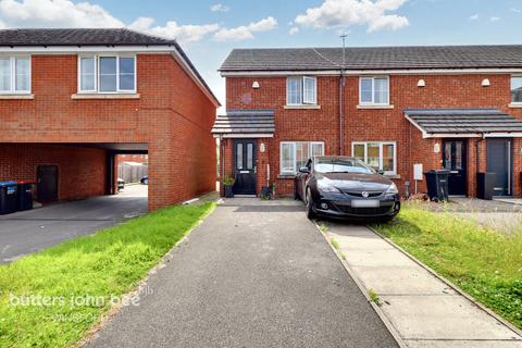 2 bedroom end of terrace house for sale, Saville Court, Winsford