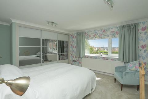 9 Cliff Field, Westgate-on-sea, CT8 8PY
