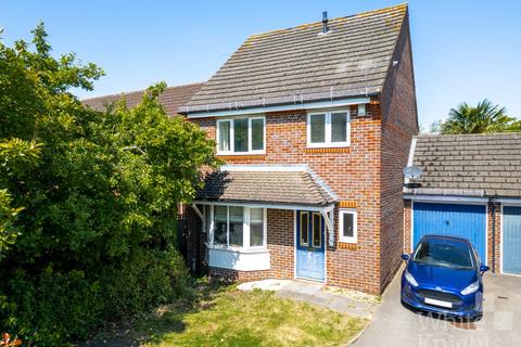 3 bedroom link detached house for sale, Woodcock Court, Reading RG7