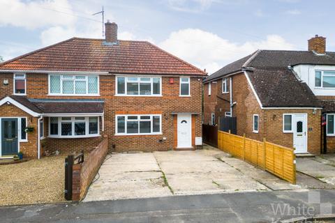 10 Farrowdene Road, Reading, RG2 8SD
