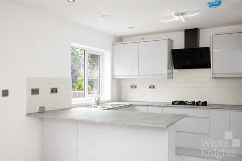 10 Farrowdene Road, Reading, RG2 8SD