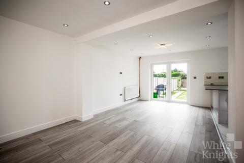 10 Farrowdene Road, Reading, RG2 8SD