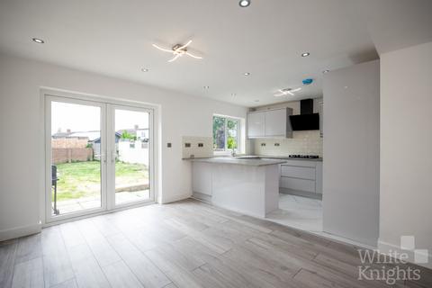 10 Farrowdene Road, Reading, RG2 8SD