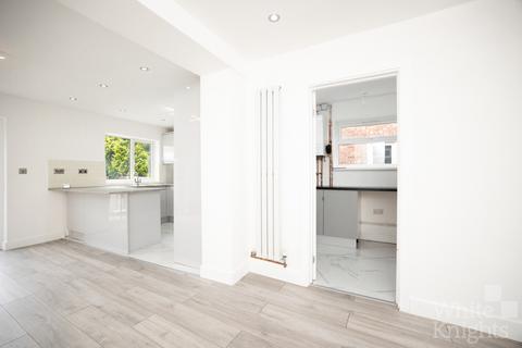 10 Farrowdene Road, Reading, RG2 8SD