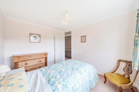 18 Madeira Road, West Byfleet, KT14 6DE